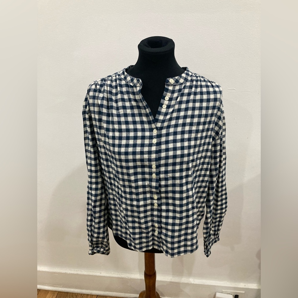 Gap shirt